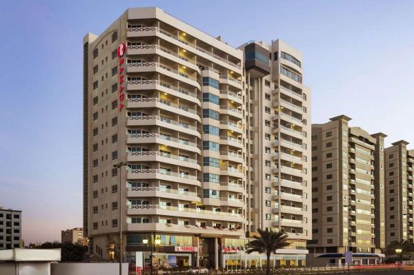 RAMADA BEACH HOTEL AJMAN 4* ,  (Ajman)