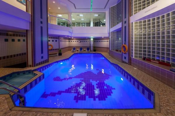 RAMADA BEACH HOTEL AJMAN 4* ,  (Ajman)